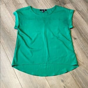 Forever 21 Scoop Neck Green Sleek Silky Polyester Cap Sleeve High-Low Blouse SP
